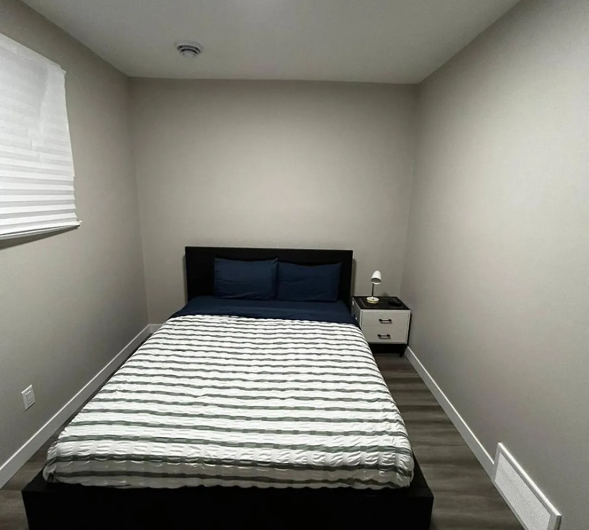 Entire 2 Ensuite Bedrooms In A Basement Эдмонтон 0*,  Канада